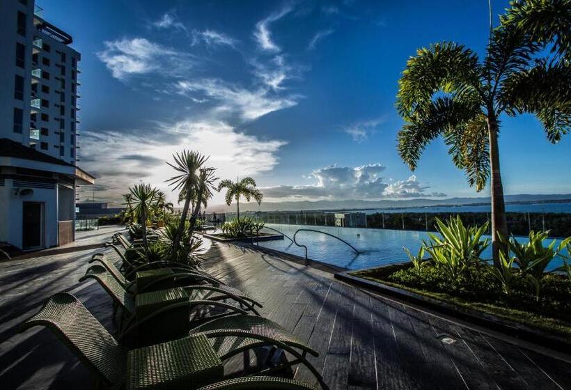 هتل C Suites At Mactan Newtown