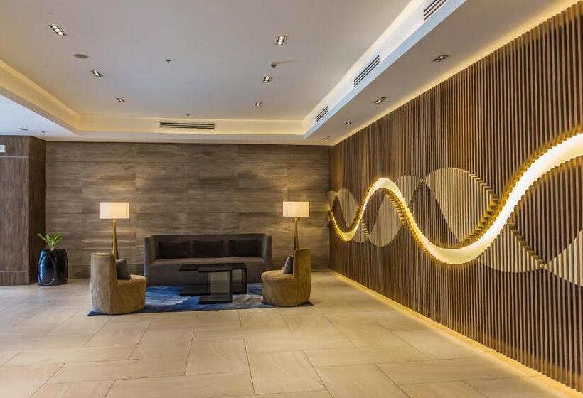 هتل C Suites At Mactan Newtown