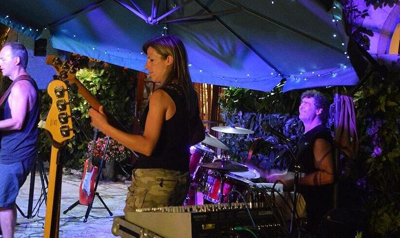 בית מלון כפרי Chateau De Lacomte