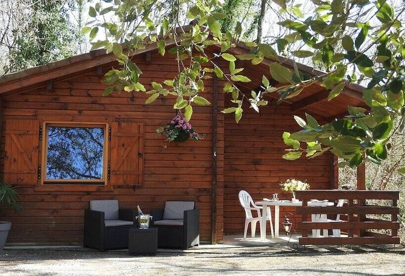 בית מלון כפרי Chateau De Lacomte