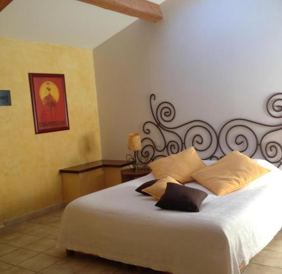 فندق Domaine De Blancardy