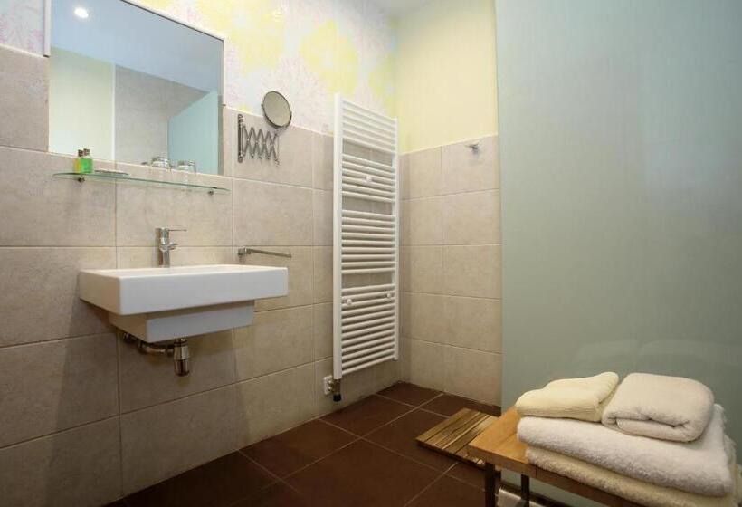 فندق El Lagar De La Navazuela