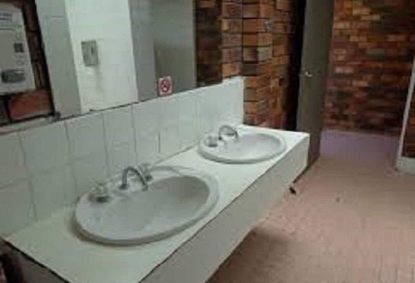 호텔 Guyra Summit Caravan Park