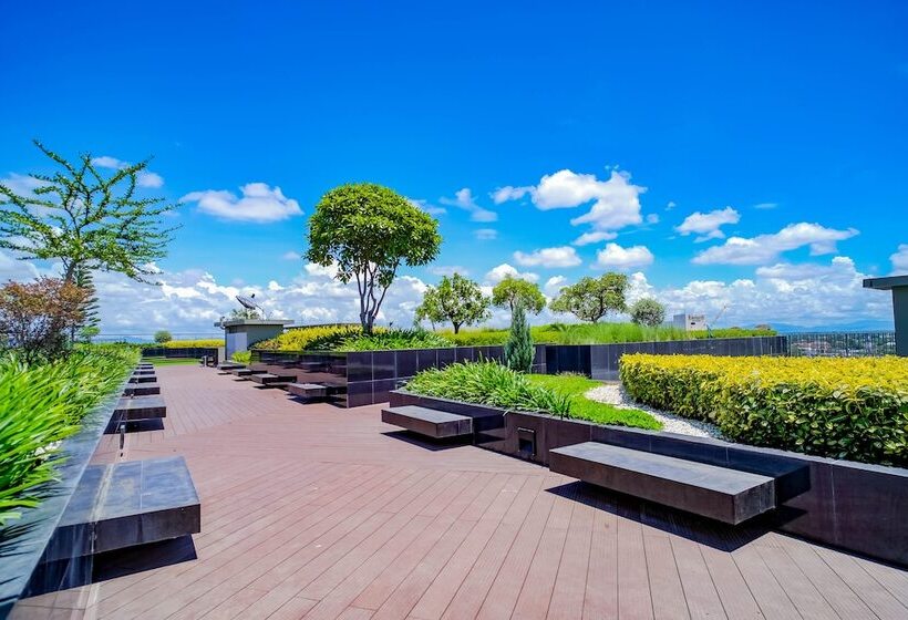 בית מלון כפרי Hic At Night Bazaar 721