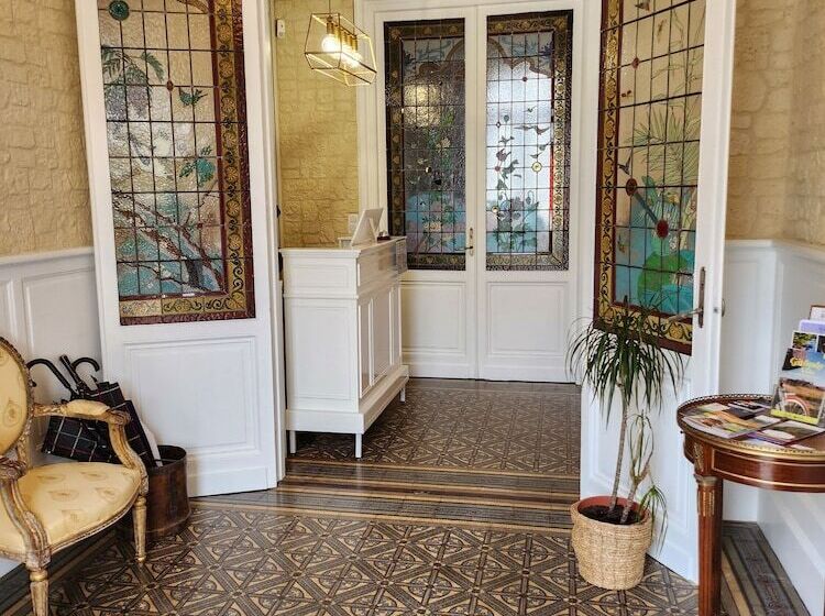 ホテル Hôtel La Tour Perrier