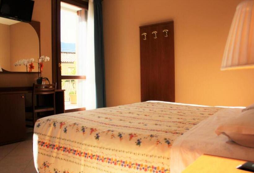 호텔 Italia Risorta