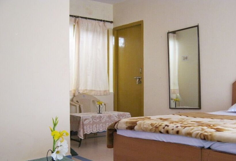 Отель Janardan Resort Pangot