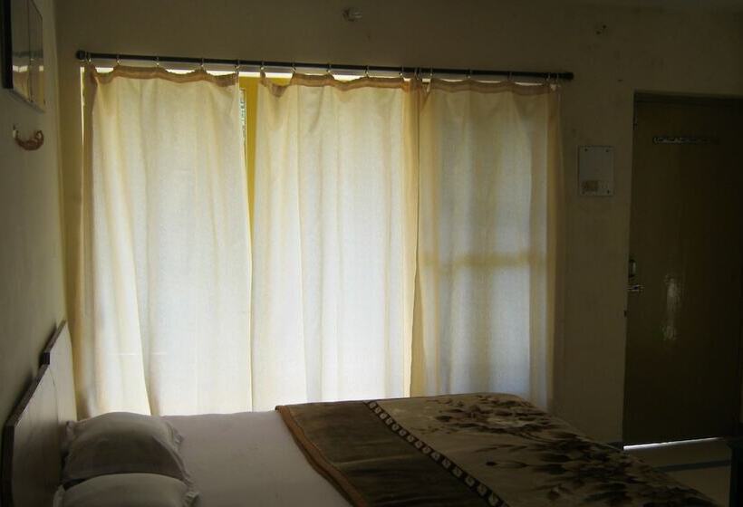 Отель Janardan Resort Pangot