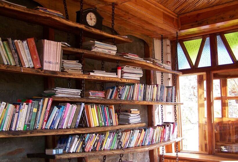 Отель Jungle Lore Birding Lodge