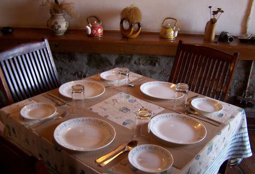 Отель Jungle Lore Birding Lodge