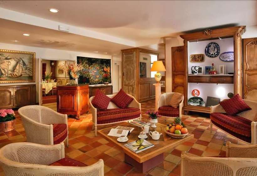 Отель Les Trois Soleils