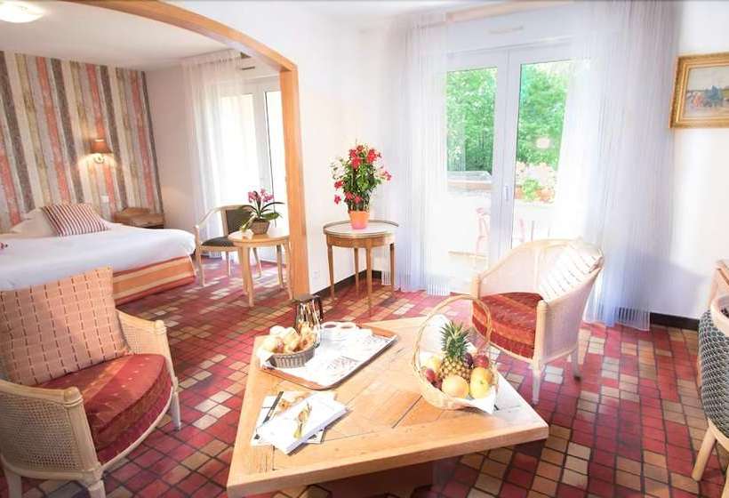 Отель Les Trois Soleils