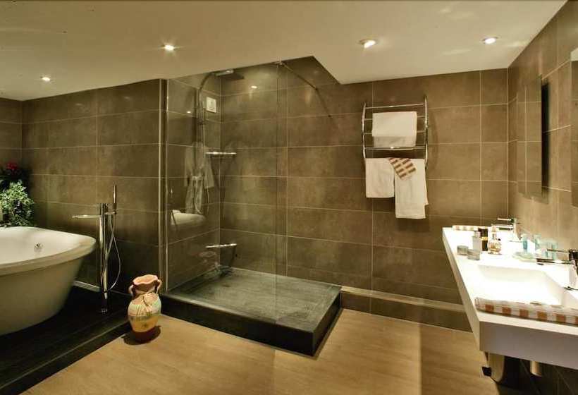 Отель Les Trois Soleils