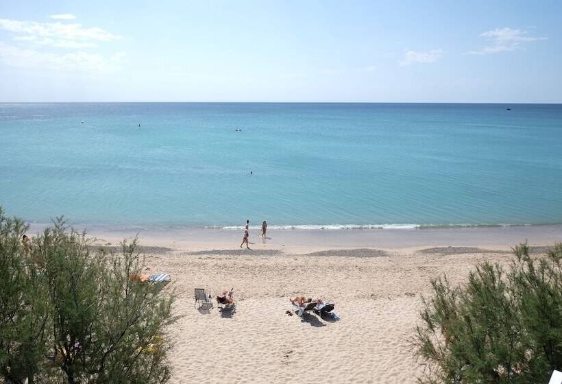 فندق Playa Montroig Camping Resort