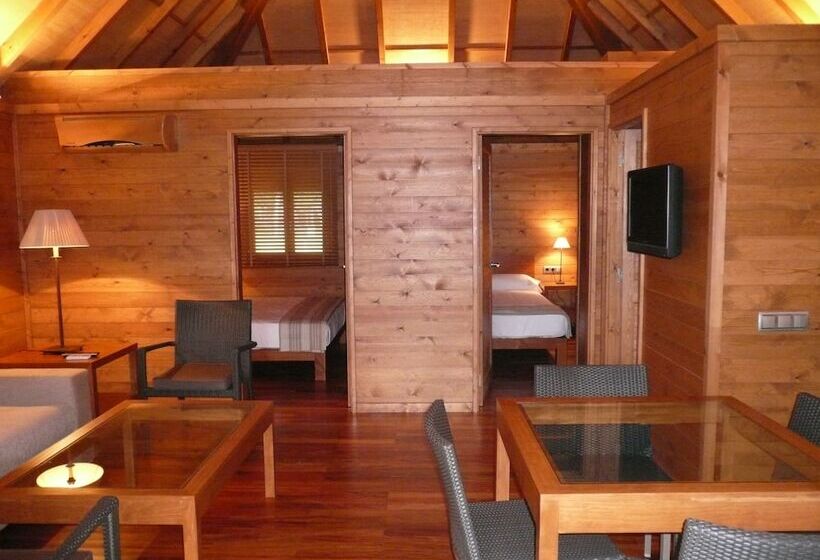 בית מלון כפרי Playa Montroig Camping Resort