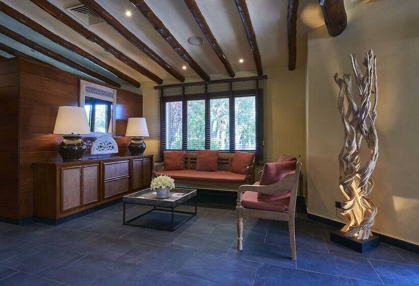 ホテル Playa Montroig Camping Resort