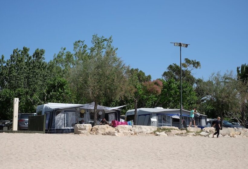 בית מלון כפרי Playa Montroig Camping Resort