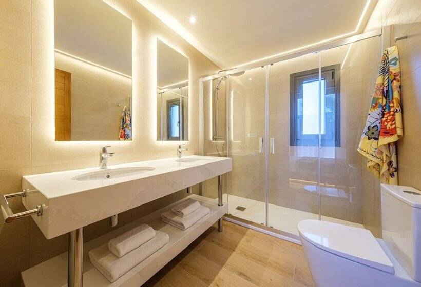 בית מלון כפרי Playa Montroig Camping Resort