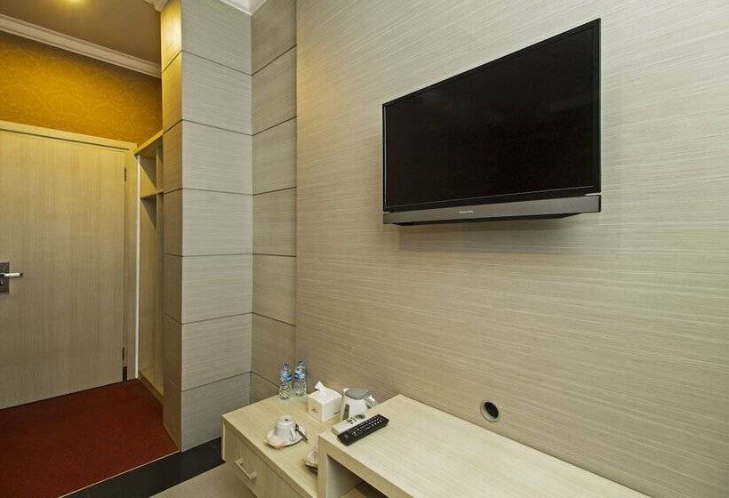 בית מלון כפרי Reddoorz @ Kebayoran Lama