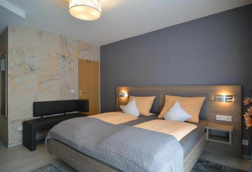 ホテル Restaurant Weingut Kapellenhof