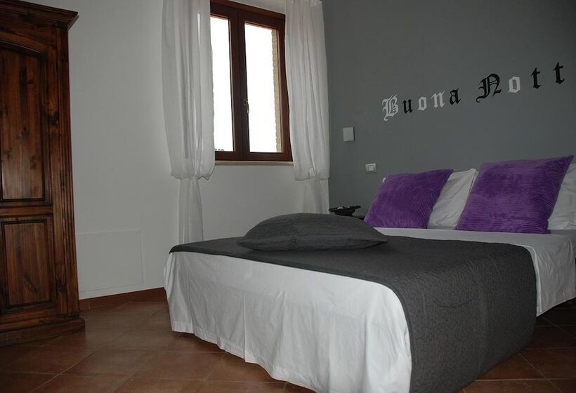 فندق ريفى Agriturismo Vecchia Monta