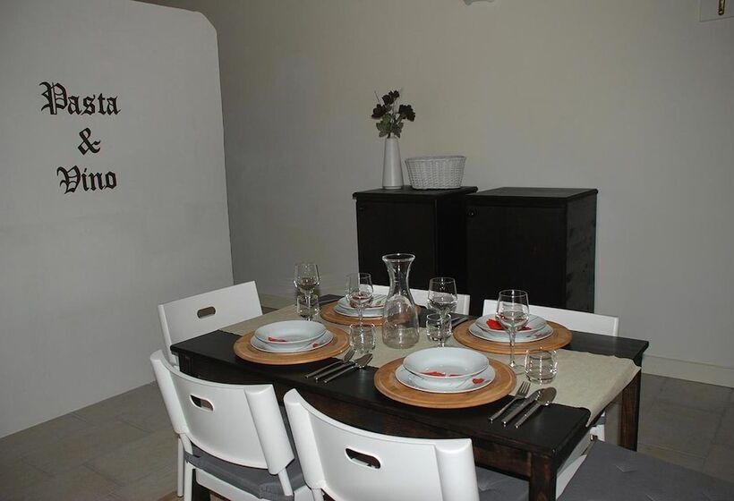 فندق ريفى Agriturismo Vecchia Monta