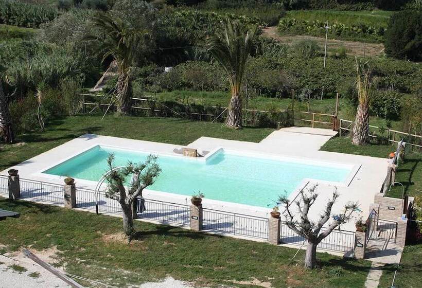 فندق ريفى Agriturismo Vecchia Monta