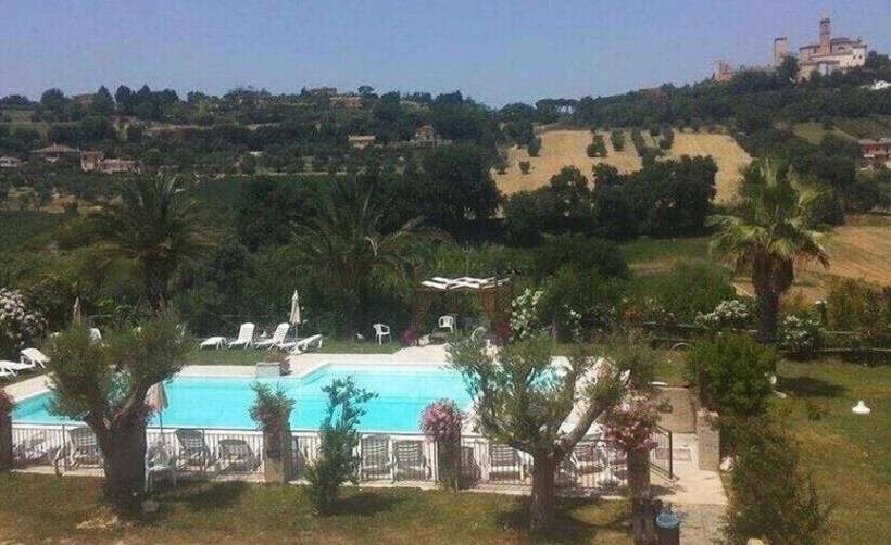 فندق ريفى Agriturismo Vecchia Monta