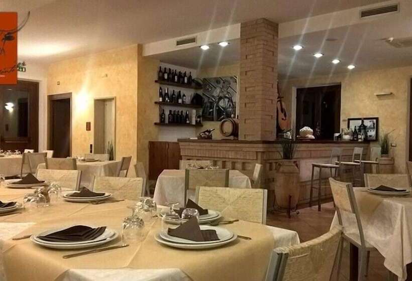 فندق ريفى Agriturismo Vecchia Monta