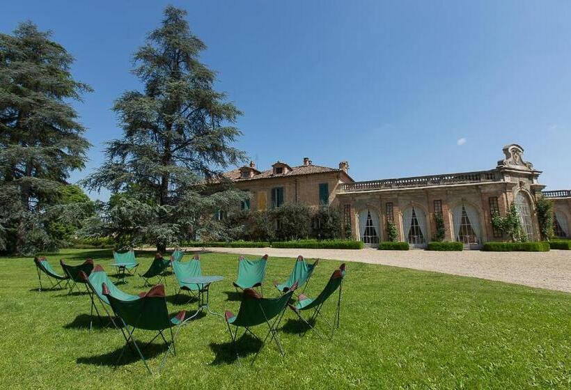 田舎風ホテル Marchesi Alfieri Cantine E Ospitalità