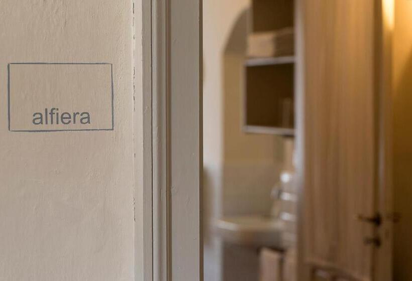 田舎風ホテル Marchesi Alfieri Cantine E Ospitalità