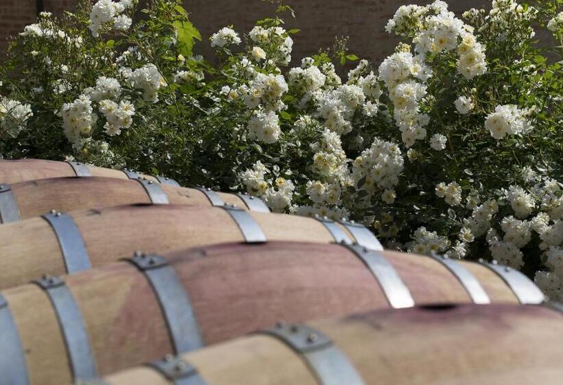 田舎風ホテル Marchesi Alfieri Cantine E Ospitalità