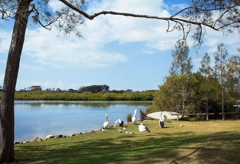 בית מלון כפרי Stuarts Point Holiday Park