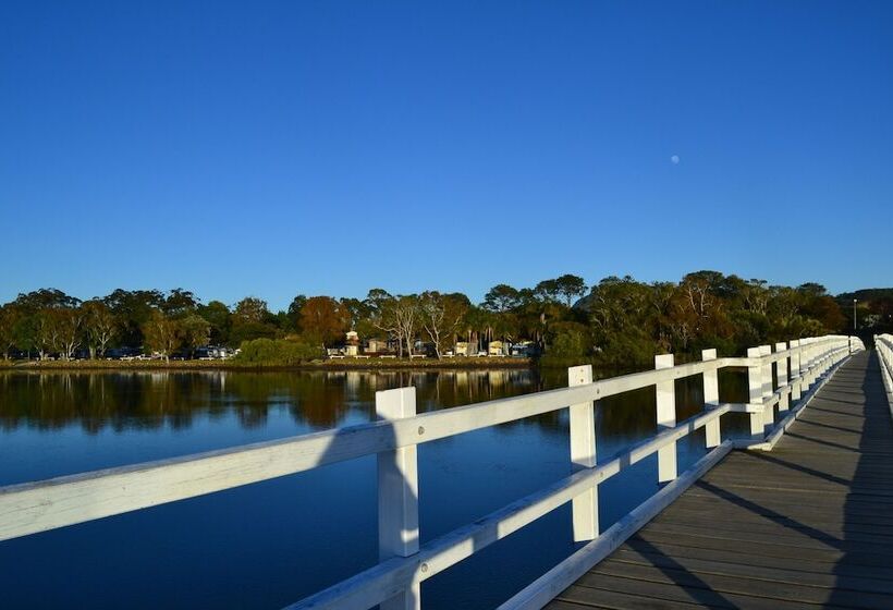 בית מלון כפרי Stuarts Point Holiday Park