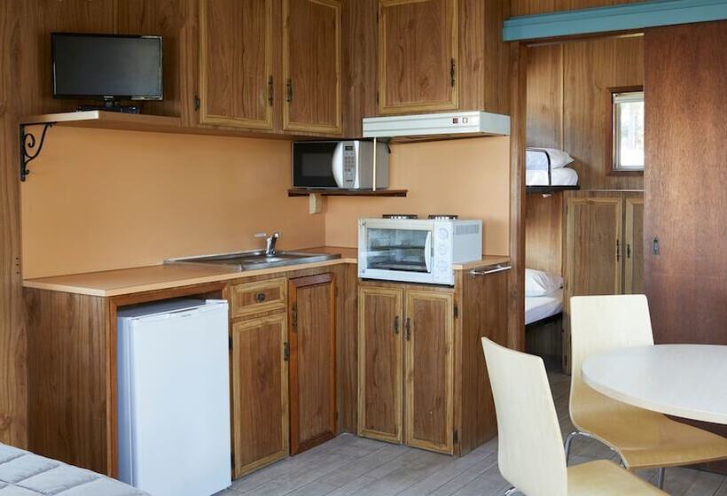 בית מלון כפרי Stuarts Point Holiday Park