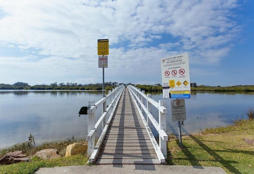 בית מלון כפרי Stuarts Point Holiday Park