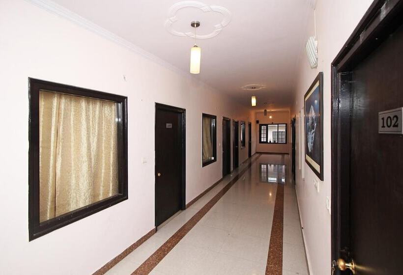 فندق Traveller Inn
