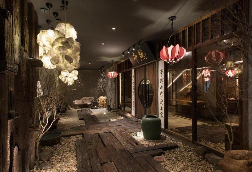 Vangohh Eminent Hotel & Spa