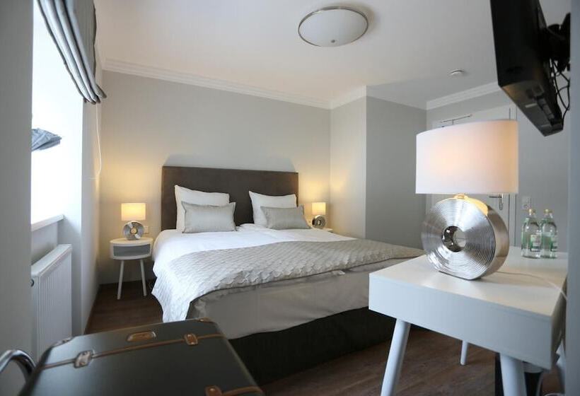 Отель Zur Schlossschmiede