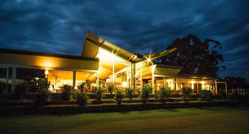 مُتل Renmark Resort