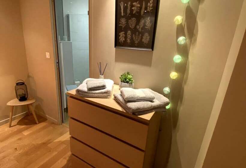 بنسيون Au 10 Bed & Breakfast