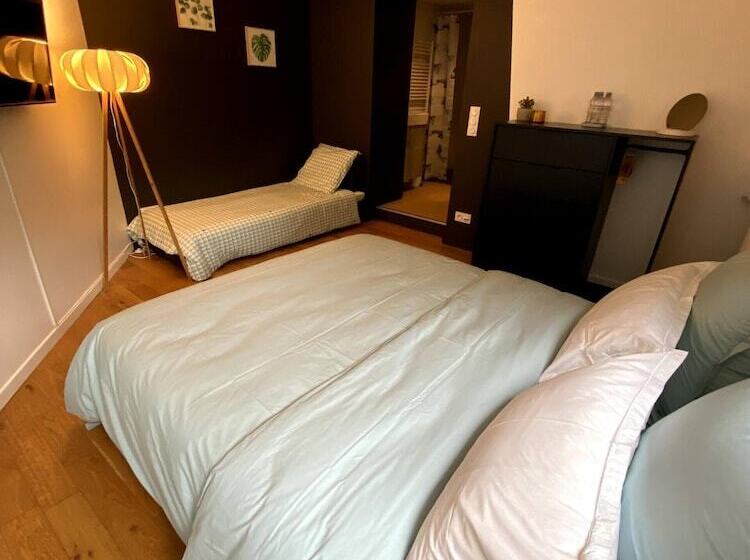 بنسيون Au 10 Bed & Breakfast