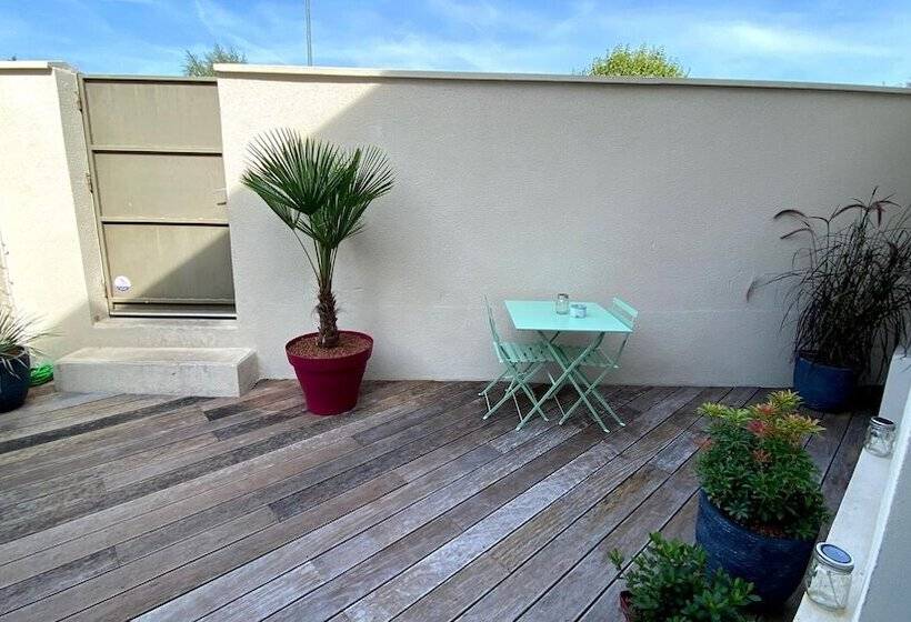 بنسيون Au 10 Bed & Breakfast