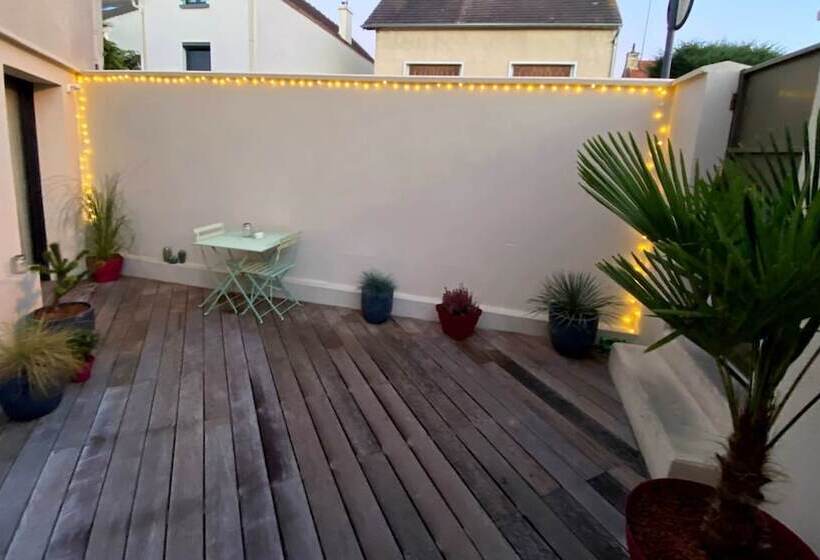 بنسيون Au 10 Bed & Breakfast