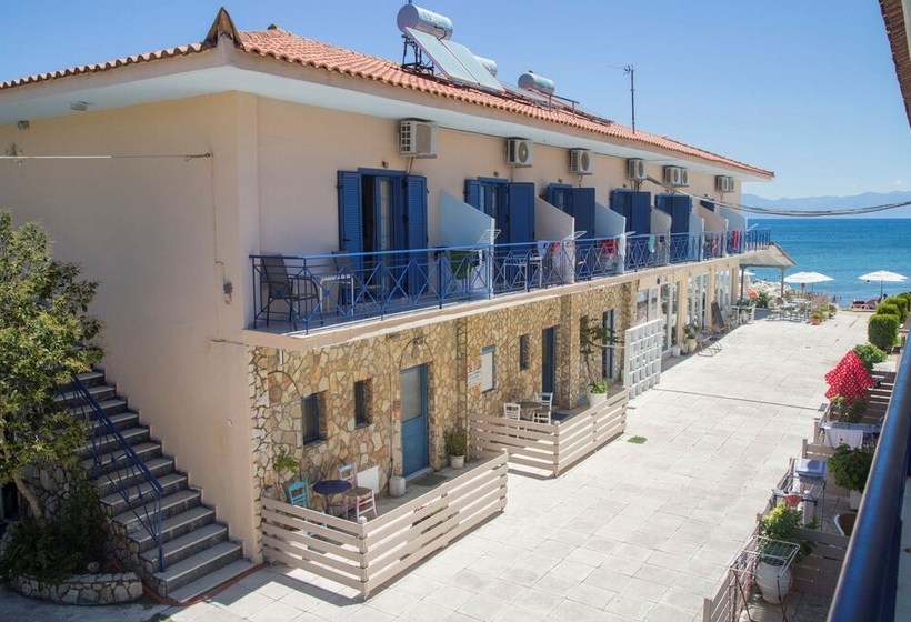 بنسيون Beachfront Modern Flatbreakfast Included