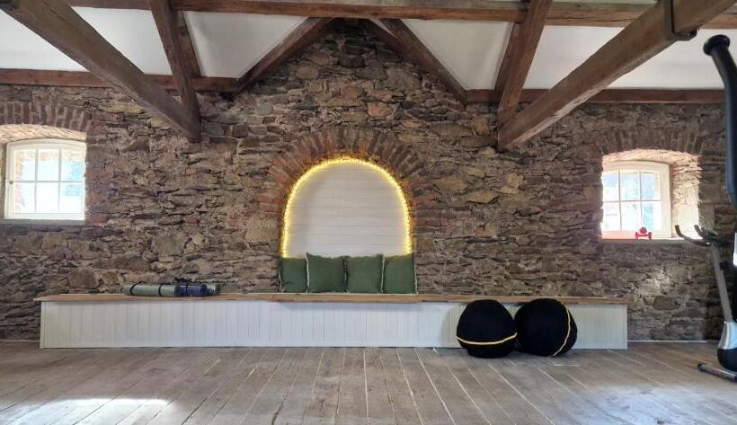 膳宿费 Chateau De Viviez