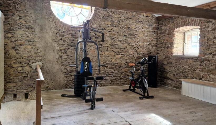 膳宿费 Chateau De Viviez