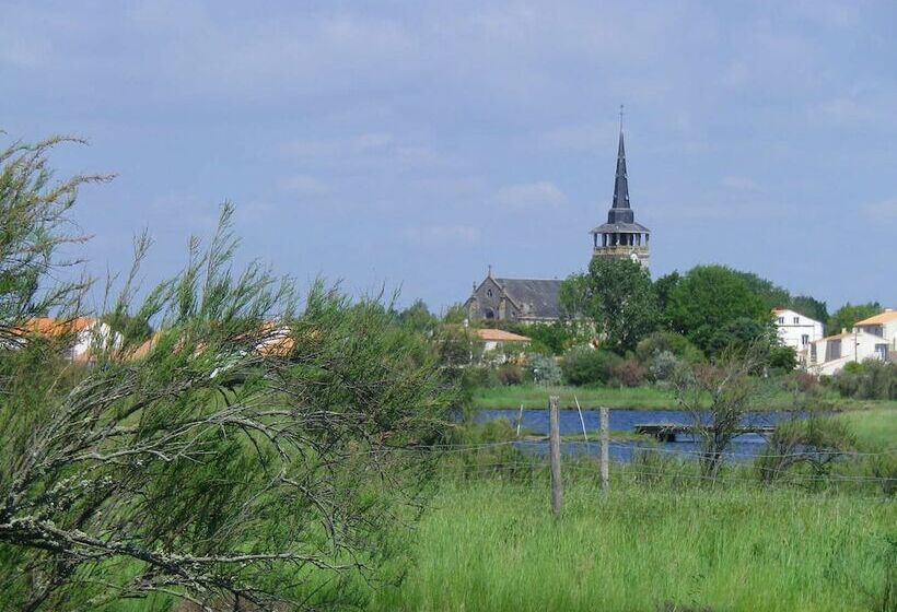 بنسيون Chevrefeuille Et Eglantine