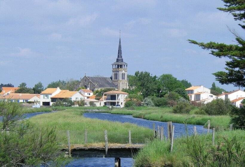 بنسيون Chevrefeuille Et Eglantine