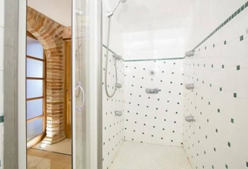 פנסיון Château Saint Louis